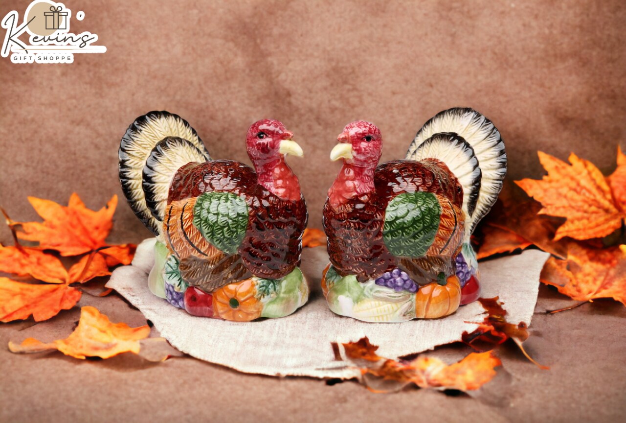 Gobble Gobble Ceramic Turkey Salt & Pepper Shakers Thanksgiving or Christmas Décor, Gift for Her, Gift for Mom, Fall Décor